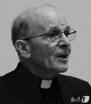 초대 안동교구장 두봉 레나도(Rene Dupont) 주교