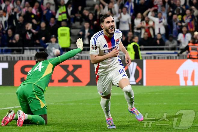 맨체스터 유나이티드를 상대로 경기 종료 직전 동점골을 넣은 라얀 셰르키. ⓒ AFP=뉴스1