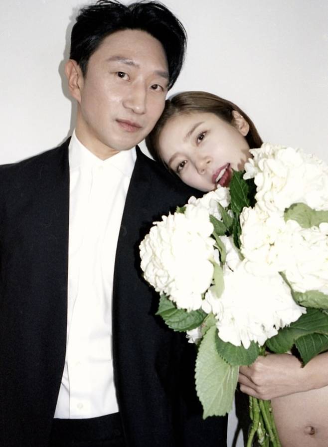 이규혁-손담비 부부. 손담비 인스타그램.