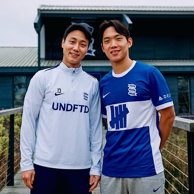[스포츠조선 강우진 기자]대한민국 축구 국가대표팀 미드필더 백승호가 잉글랜드 프리미어리그(EPL) 진출이 머지 않았다. 잉글랜드 3부리그 생활을 한 시즌만에 뒤로하고 2부리그로 다시 복귀했다. 백승호의 소속팀인 버밍엄 시티는 9일(한국시각) 잉글랜드 풋볼리그 챔피언십으로의 복귀를 확정 지었다. 사진=버밍엄 SNS