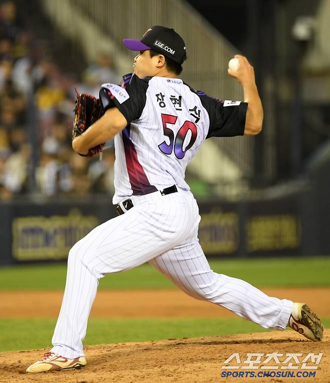 11일 잠실구장에서 열린 LG 트윈스와 두산 베어스의 경기. LG 장현식이 역투하고 있다. 잠실=박재만 기자 pjm@sportschosun.com/2025.04.11/