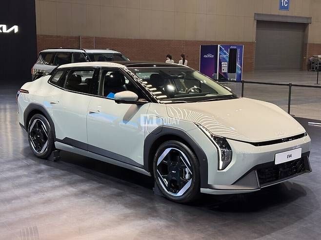 사진 : 기아 EV4