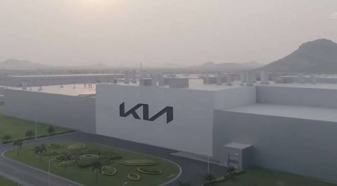 기아 인도 공장에서 900개의 자동차 엔진이 도난당한 사실이&nbsp;밝혀졌다.