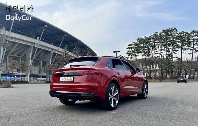 아우디 Q8 55 TFSI