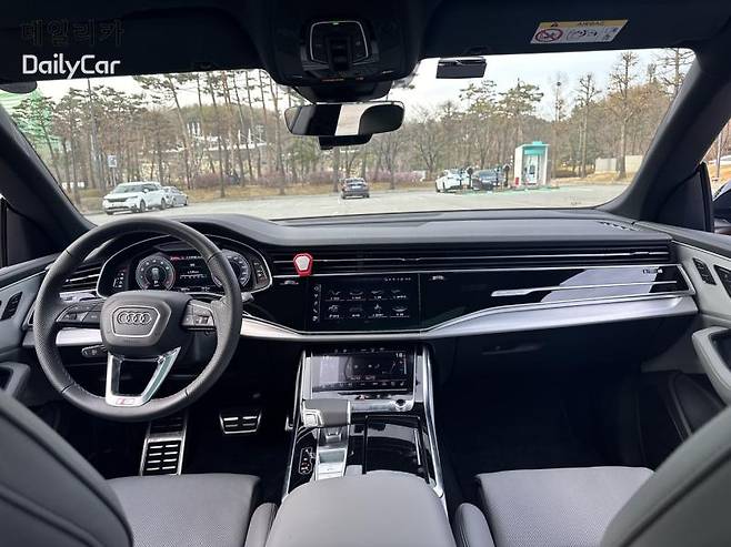 아우디 Q8 55 TFSI