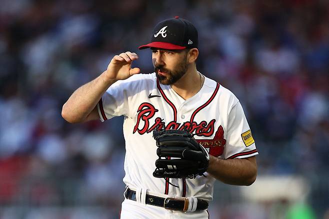 <yonhap photo-1613=""> ATLANTA, GEORGIA - OCTOBER 07: Spencer Strider #99 of the Atlanta Braves looks on during the second inning against the Philadelphia Phillies during Game One of the Division Series at Truist Park on October 07, 2023 in Atlanta, Georgia. Elsa/Getty Images/AFP (Photo by ELSA / GETTY IMAGES NORTH AMERICA / Getty Images via AFP)/2023-10-08 08:34:45/ <저작권자 ⓒ 1980-2023 ㈜연합뉴스. 무단 전재 재배포 금지.></yonhap>