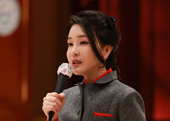지난 2023년 김건희가 서울맹학교에서 열린 입학식에 참석해 격려사를 하고 있다.  [사진=대통령실]