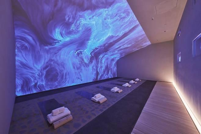 천연 암석을 활용한 명상이 가능한 스톤테라피 공간 '르 플로'.  /코오롱글로텍