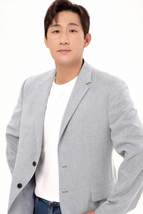 가수 나상도가 발라드 트롯 신곡을 발표하며 이미지 변신을 선보인다. 사진=제이제이엔터테인먼트
