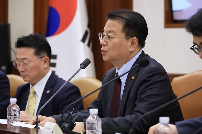 방기선 국무조정실장이 11일 서울 종로구 정부서울청사에서 열린 중앙행정기관 감사관 회의에서 발언하고 있다. ［연합］