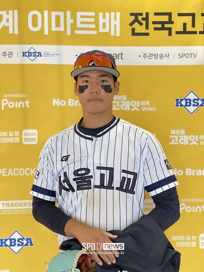 ▲ 서울고 2학년 3루수 겸 마무리투수 김지우. ⓒ 신원철 기자