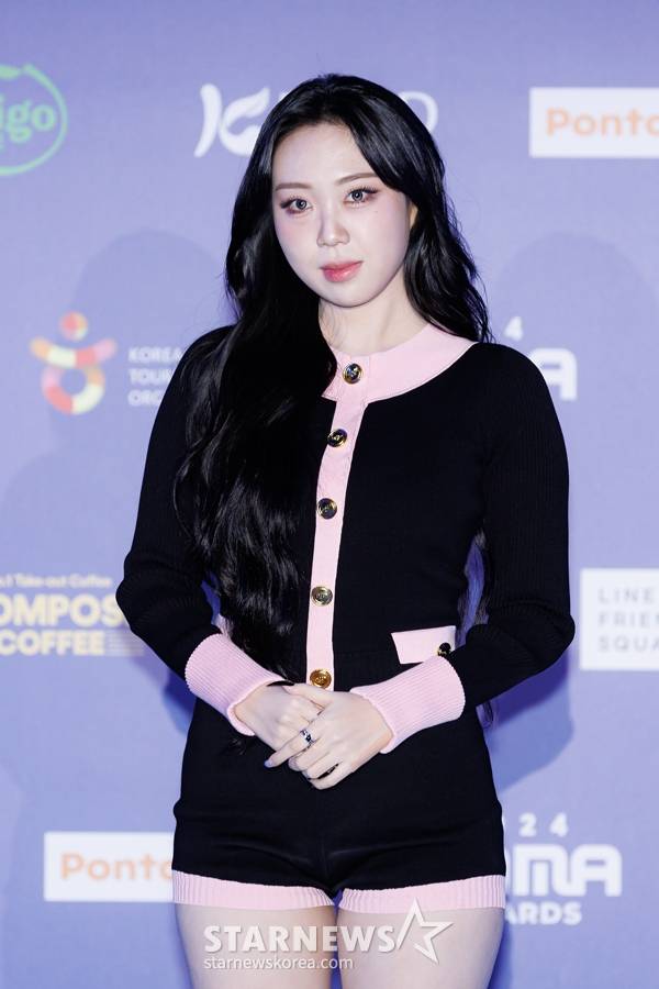 가수 이영지가 22일 오후 일본 오사카 교세라 돔에서 진행된 '2024 마마어워즈 재팬'(2024 MAMA AWARDS JAPAN) 레드카펫 행사에 참석해 포즈를 취하고 있다. /사진제공=CJENM 2024.11.22 /사진=이동훈 photoguy@