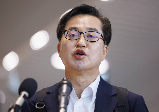 김동연 경기도지사가 지난 9일 인천공항 2터미널에서 제21대 대통령선거 출마 선언을 하고 있다. 〈사진=연합뉴스〉