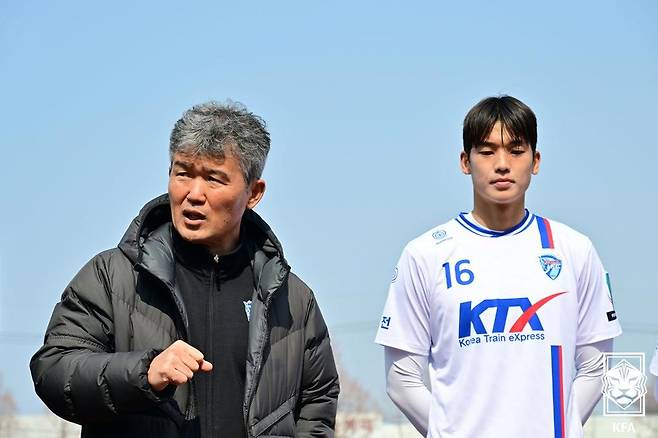 김승희 전무이사는 풀뿌리 축구를 비롯해 잘 보이지 않는 곳까지 신경 써 선수들이 잘 자랄 수 있는 토대를 만들겠다고 약속했다. (대한축구협회 제공)