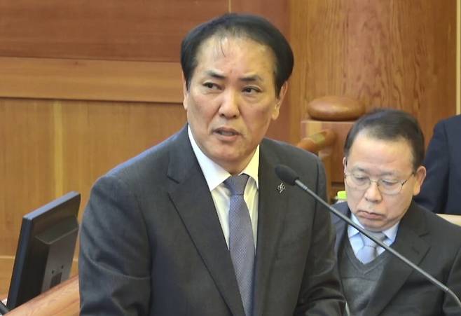 국회 대리인단 장순욱 변호사가 25일 서울 종로구 헌법재판소에서 열린 윤석열 대통령 탄핵심판 11차 변론에서 청구인 변론을 하고 있다. 헌법재판소 제공