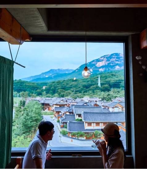 서울시 공식 관광정보 웹사이트 비짓서울에 소개된 은평 한옥마을 카페.