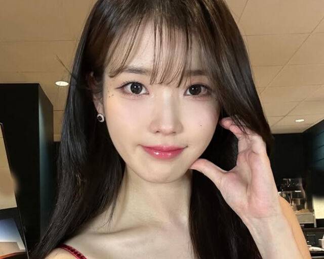 아이유가 유튜브에서 부모님에 대해 언급했다. / 아이유 SNS 캡처