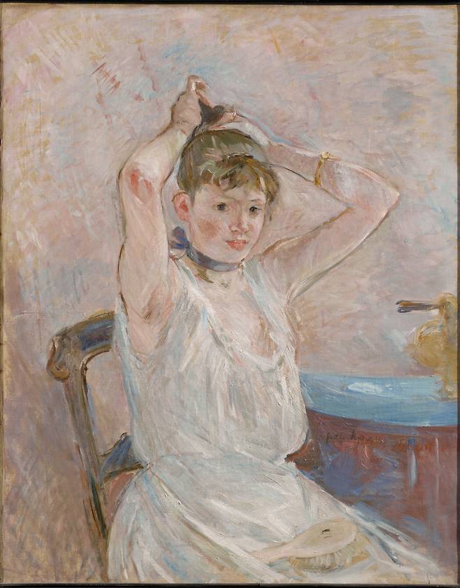 베르트 모리조, 머리를 정리하는 소녀, 1885~1886, 캔버스에 유채, 81.5x66cm, 클라크 아트 인스티튜드
