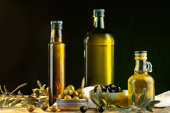 올리브유는 건강식으로 유명한 지중해식단의 필수 식품이기도 하다. [사진=게티이미지뱅크]