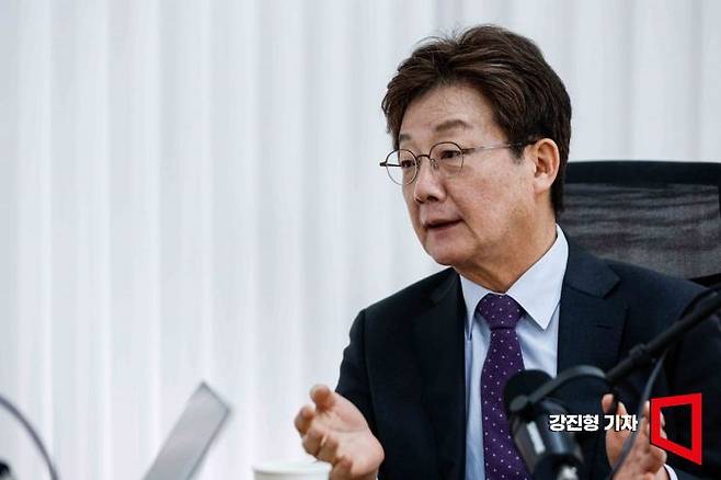 유승민 전 국민의힘 의원이 10일 서울 중구 아시아경제 본사에서 인터뷰 하고 있다. 강진형 기자