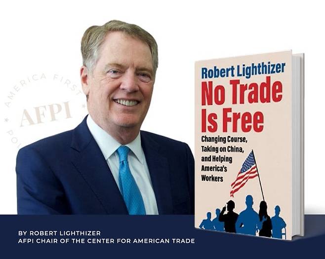 로버트 라이트하이저(78) 전 미국 무역대표부(USTR) 대표와 그가 76세이던 2023년에 출간한 저서/조선일보DB