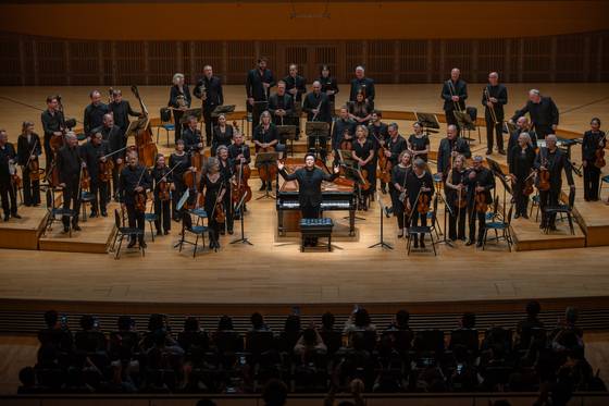 7~8일 서울 롯데콘서트홀에서 열린 김선욱과 유럽 챔버 오케스트라의 베토벤 피아노 협주곡 전곡 연주 장면. 사진 빈체로