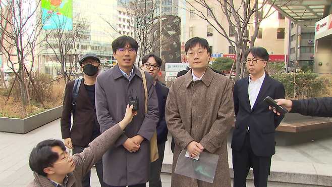 이마트 주주총회 뒤 기자회견에 나선 시민단체와 소액주주