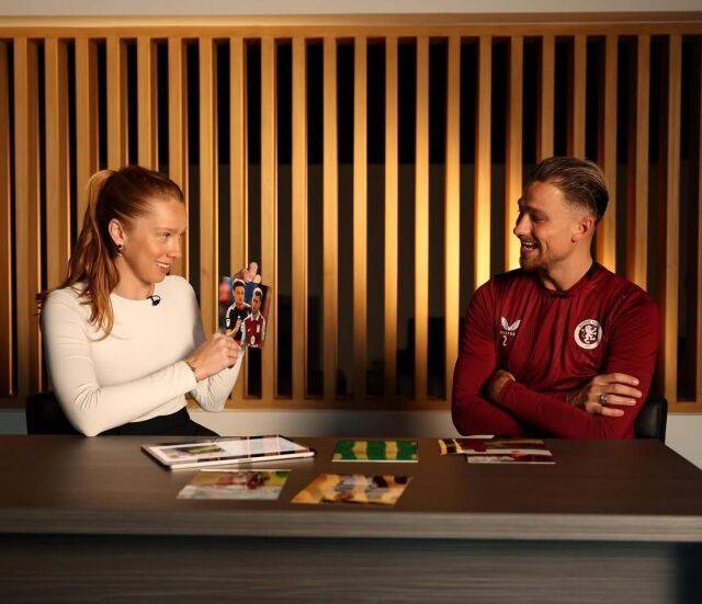 아스톤 빌라의 수비수 매티 캐시와 한나. 여동생은 현재 CBS 스포츠 기자이다./캐시 소셜미디어