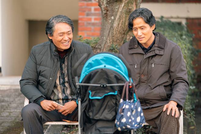 배우 박해준은 '학씨 아저씨' 부상길 역을 맡은 최대훈과의 호흡에 대해 "대본을 훨씬 더 풍성하게 만들어 주더라"며 "제가 출연하지 않는 장면이었음에도, 대훈이 뭘 하는지 보러 구경하러 가기도 했다"고 웃었다. 넷플릭스 제공