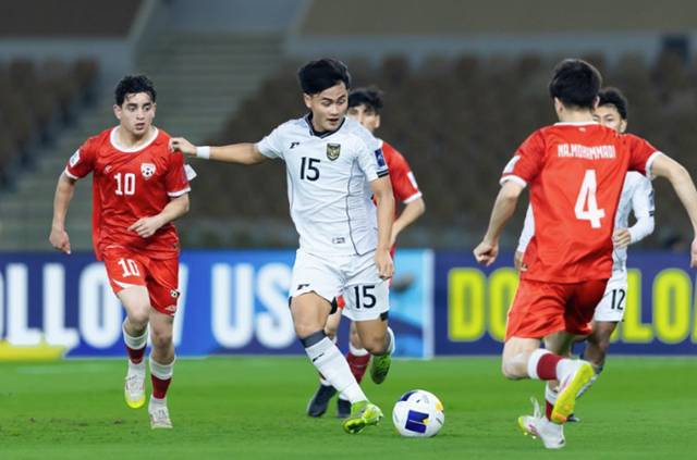 인도네시아 U-17 대표팀(가운데 흰색 유니폼)의 경기. /사진=아시아축구연맹 홈페이지 캡처