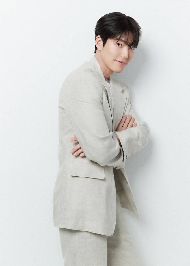 세라젬 밸런스 모델로 발탁된 배우 김우빈.ⓒ세라젬