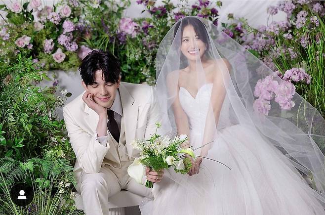 D7zuYfwpLaAkSSEWgg0wC_20250414_200241_966.jpg 비정상회담 프랑스 대표 로빈 결혼