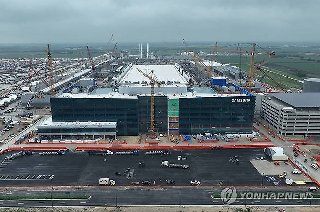 미국 텍사스주 테일러시에 건설 중인 삼성전자 반도체 공장 [사진 = 연합뉴스]