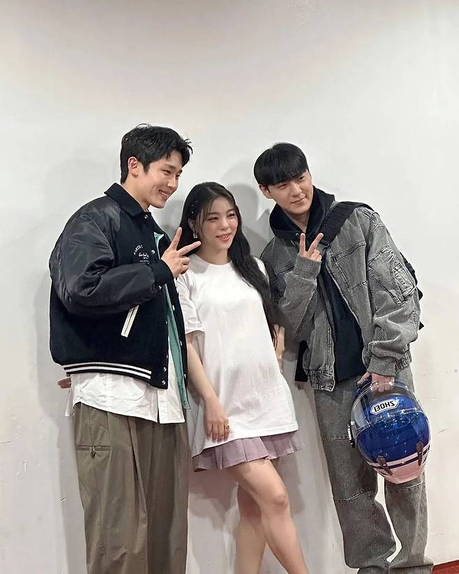 [서울=뉴시스] 왼쪽부터 최시훈, 에일리, 준우 (사진=최시훈 인스타그램 캡처) 2025.04.14. photo@newsis.com *재판매 및 DB 금지