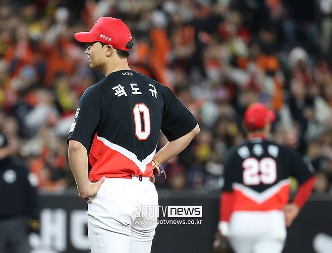 ▲ 결국 팔꿈치 수술대에 오르는 곽도규는 올 시즌 잔여 경기 일정을 소화할 수 없을 전망으로, 내년 시즌 초반에도 영향을 받을 가능성이 있다. ⓒ곽혜미 기자