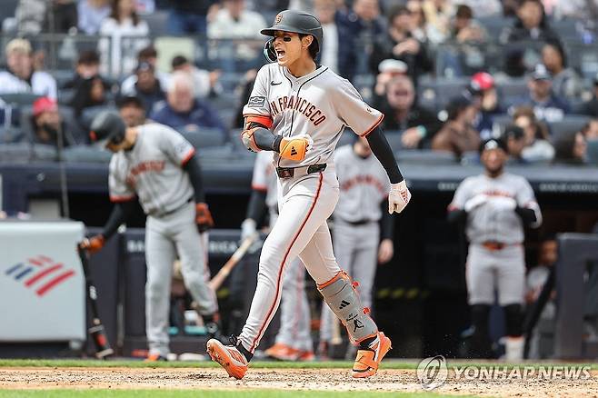 홈으로 들어오는 이정후 [로이터=연합뉴스] Mandatory Credit: Wendell Cruz-Imagn Images