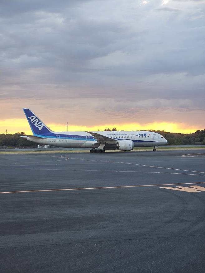 나리타공항에서 의인 이수현님 어머님 뵙고 인사드렸습니다