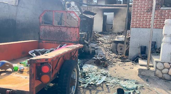 경북 산불로 모조리 불타버린, 안동 소재 대추 보호자의 집./사진=동물 구조 단체 도로시지켜줄개(인스타그램@everlove8282)