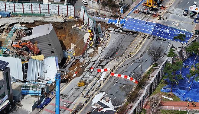 붕괴 사고가 발생한 경기도 광명시 신안산선 지하터널 공사 현장. [연합]