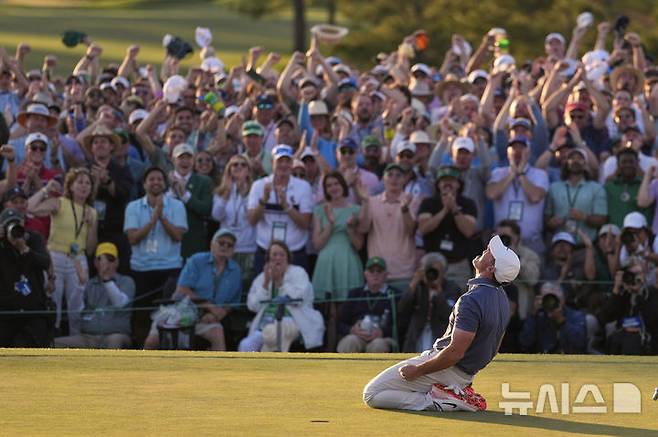 [오거스타=AP/뉴시스]매킬로이, 마스터스 우승…'커리어 그랜드슬램' 달성 2025.04.13.