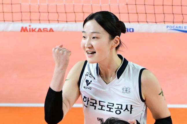 한국도로공사 김세빈(가운데). /사진=한국배구연맹 제공