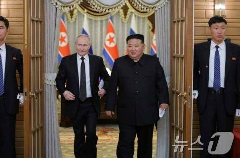 (평양 노동신문=뉴스1) = 작년 6월 블라디미르 푸틴 러시아 대통령이 평양을 방문해 김정은 북한 노동당 총비서와 만난 모습 [국내에서만 사용가능. 재배포 금지. DB 금지. For Use Only in the Republic of Korea. Redistribution Prohibited] rodongphoto@news1.kr