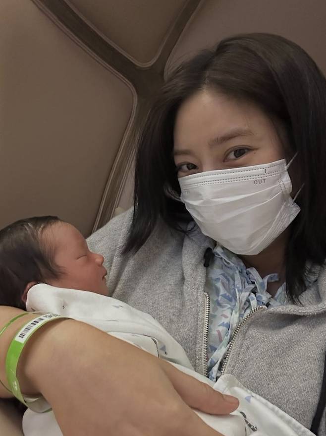 손담비와 딸 ‘따봉이’. 손담비 인스타그램