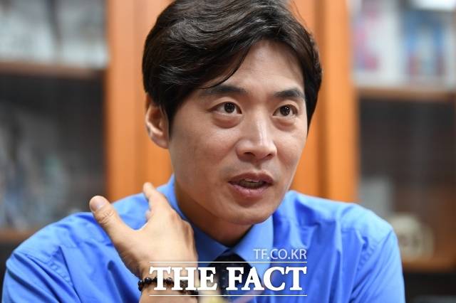 나 의원의 이같은 드럼통 발언이 허위사실에 해당할 수 있다고 지적한 한 최고위원은 "혹시라도 이 전 대표에 대한 메시지가 아니었다거나 이제 와서 주어는 없었다고 하지는 않을 것"이라며 비꼬았다. /남윤호 기자