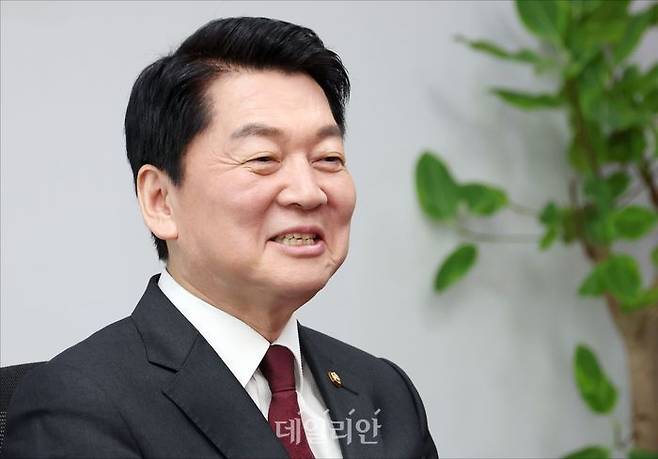 21대 대선 국민의힘 안철수 예비후보가 16일 오후 의원회관에서 데일리안과 인터뷰를 하고 있다. ⓒ데일리안 홍금표 기자