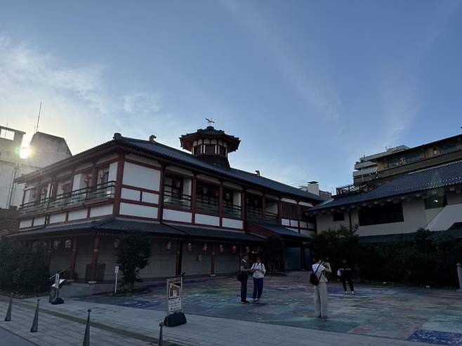 0490f719b28260f220b5c6b236ef203e0c528698cb343dc9fb