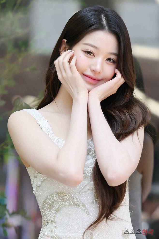 실시간 성수 이니스프리 팝업에 등장한 장원영 기사사진