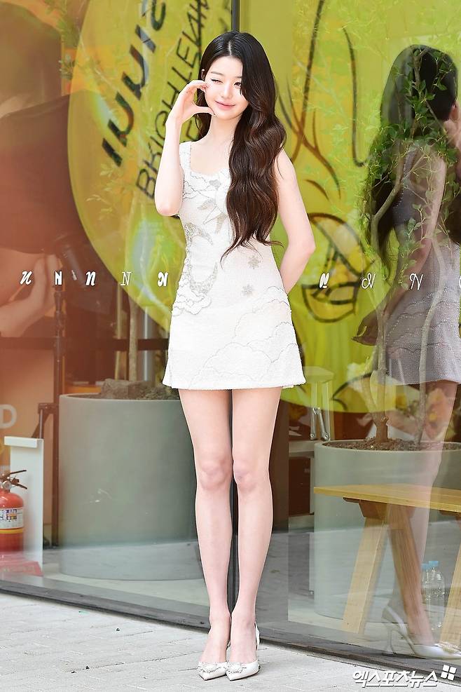 실시간 성수 이니스프리 팝업에 등장한 장원영 기사사진