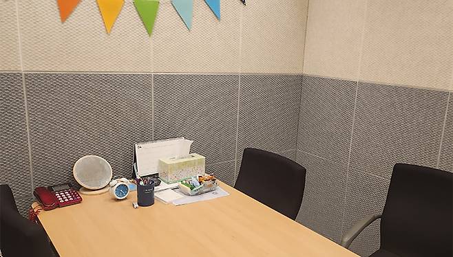 편안한 분위기로 조성된 센터 내부의 모습.