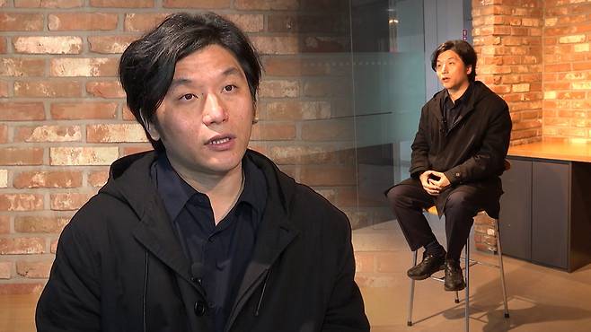 MBC 취재진과 인터뷰하는 정윤석 감독